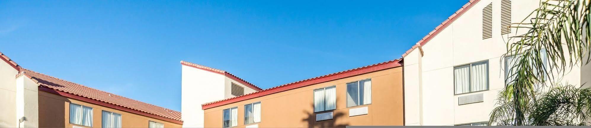 Red Roof Inn Phoenix North - I-17 At Bell Rd Kültér fotó